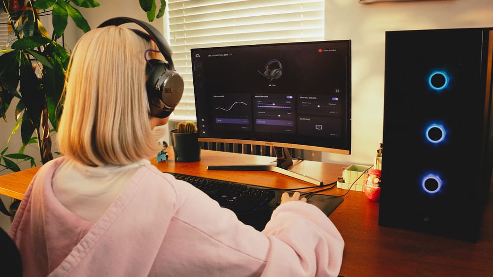 JBL QuantumENGINE thế hệ mới: Tùy chỉnh âm thanh, khử ồn AI cho game thủ