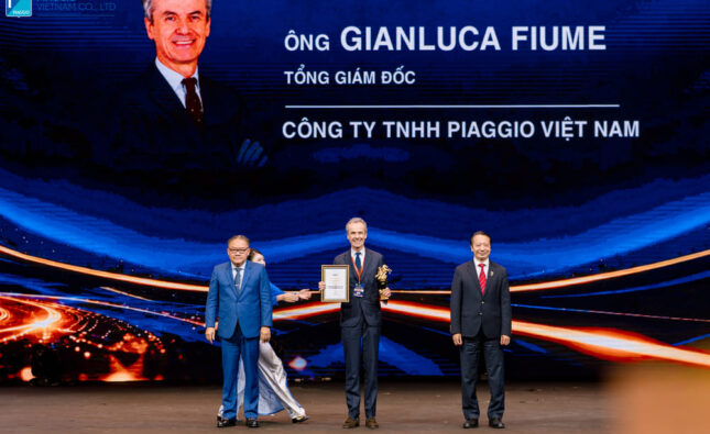 Piaggio Việt Nam vào Top 20 doanh nghiệp tiêu biểu Phú Thọ, lãnh đạo nhận giải thưởng Cúp Thánh Gióng