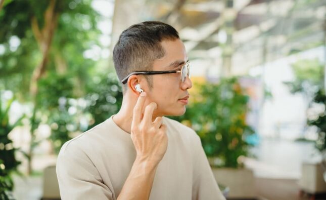 Huawei FreeBuds Neo review: Tai nghe nhỏ gọn, độc đáo và hợp với nhạc trẻ