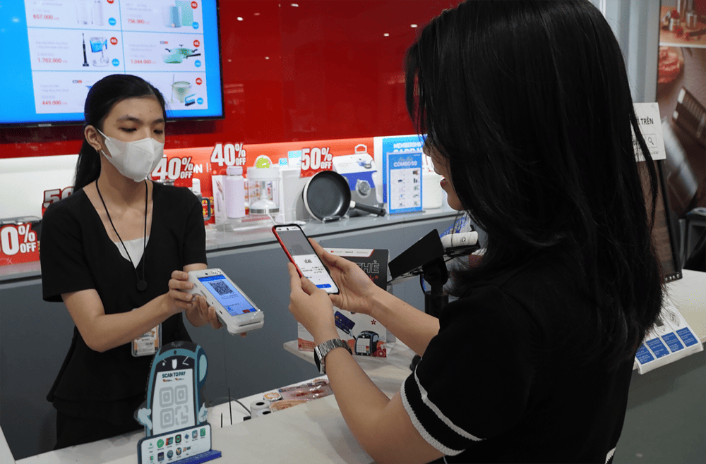 Du khách quốc tế đến Việt Nam được giảm 50% khi thanh toán QR tại sân bay, AEON Mall
