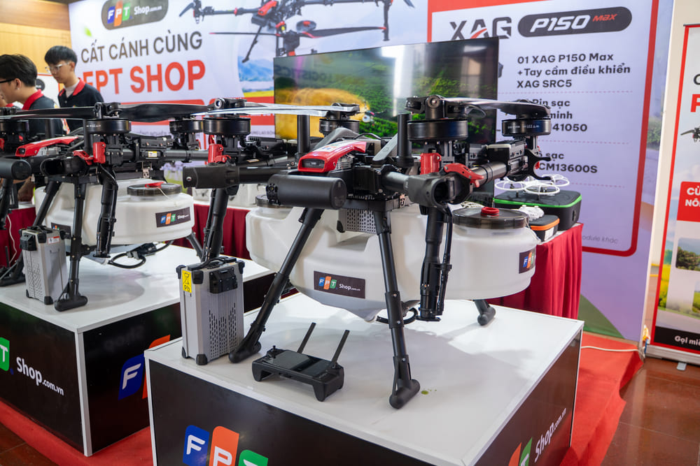 FPT Shop triển khai mô hình UAV hỗ trợ sản xuất nông nghiệp tại Điện Biên