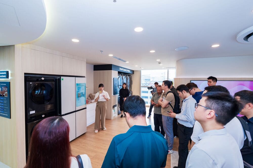 Tủ lạnh Samsung có thể gợi ý món ăn từ thực phẩm sẵn có, điều hòa tự điều chỉnh theo giấc ngủ